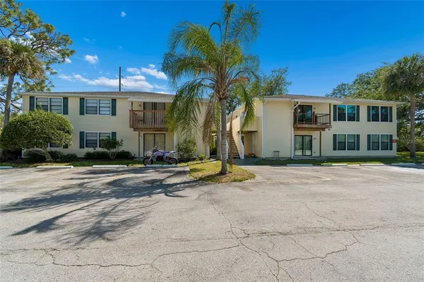 $129,000 | 140 Hunter Lake Drive, Unit 8C, Oldsmar, FL 34677