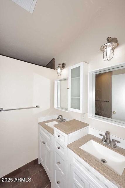 53404 West Candlelight Road Maricopa, AZ 85139 - Photo 13 of 25 Primary Bath