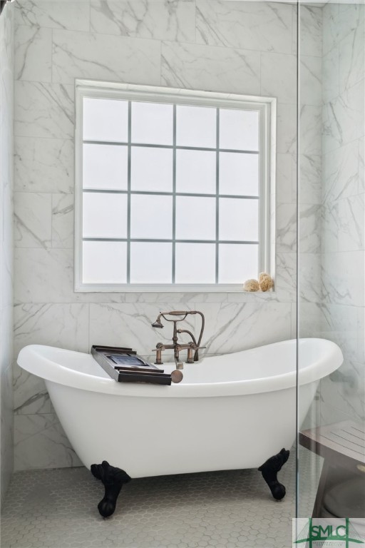 159 Carlisle Way Savannah, GA 31419 - Photo 26 of 41 The freestanding clawfoot tub adds a luxurious fee