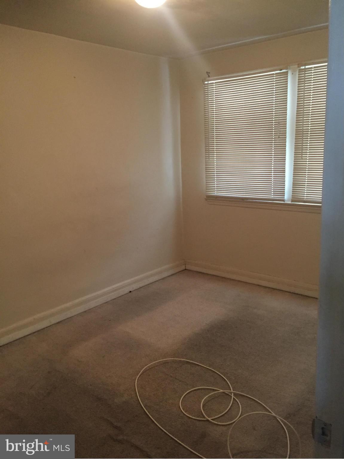 302 Old Riverside Road Baltimore, MD 21225 - Photo 8 of 10