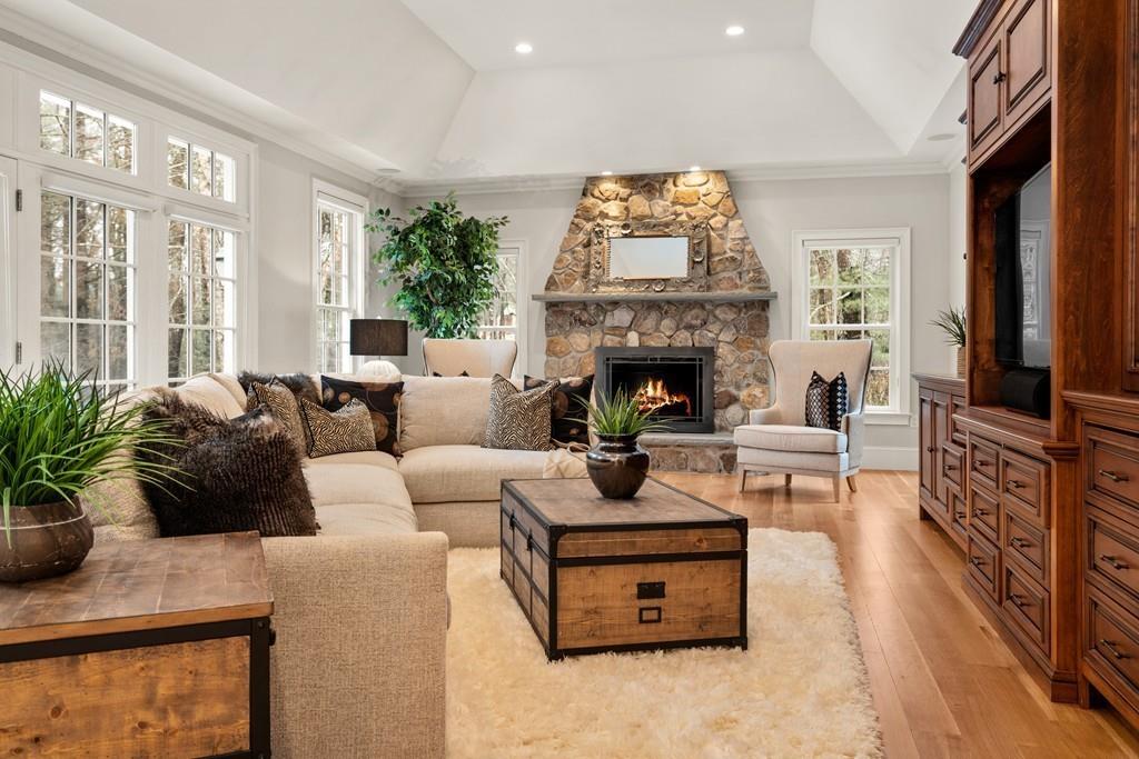 20 Beaver Road Weston, MA 02493 - Photo 13 of 39