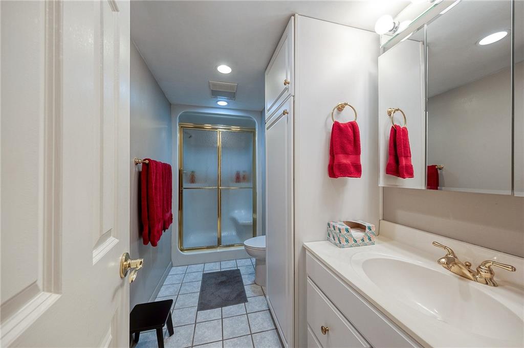 275 Spring Valley Road Saxonburg, PA 16056 - Photo 30 of 42 main bathroom