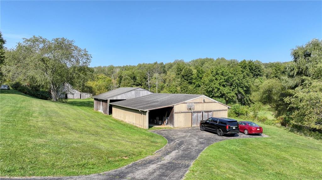 275 Spring Valley Road Saxonburg, PA 16056 - Photo 3 of 42 barn areas