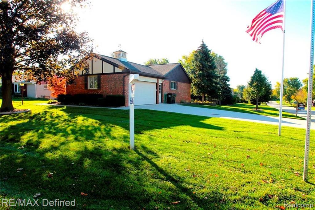 283 Poco Court Rochester Hills, MI 48307 - Photo 3 of 56