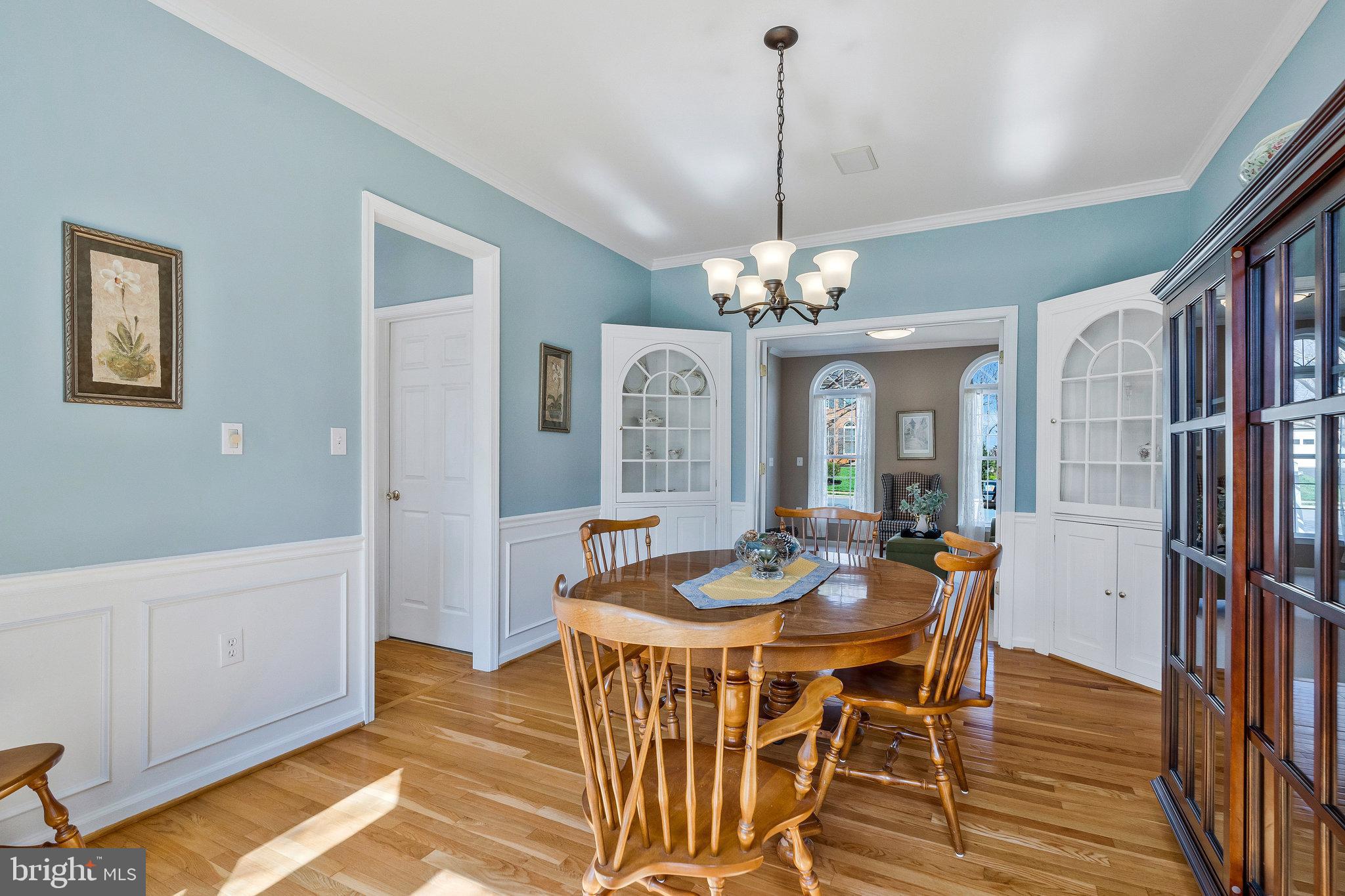 46865 Backwater Drive Sterling, VA 20164 - Photo 17 of 53 Custom built-in cabinetry