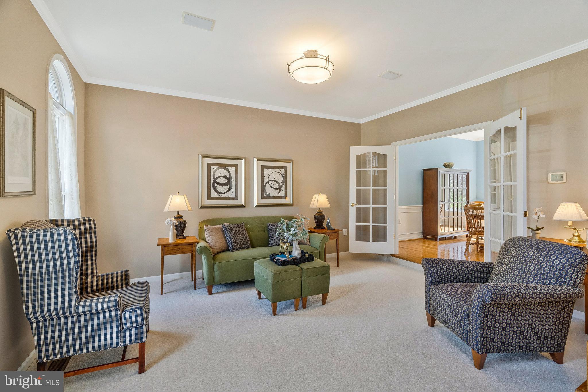 46865 Backwater Drive Sterling, VA 20164 - Photo 50 of 53 a living room with furniture and a window