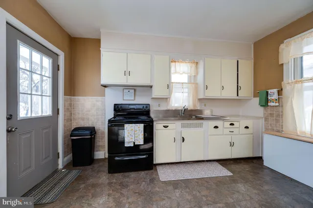 $275,000 | 2215 Main Street, Mohrsville, PA 19541