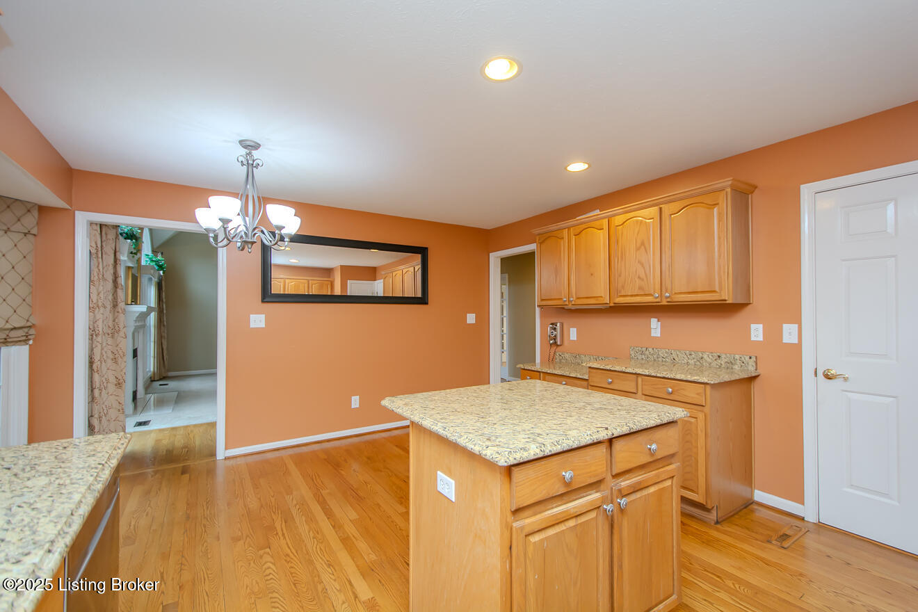 2102 Hillcircle Road Louisville, KY 40214 - Photo 21 of 52 Hillcircle-30