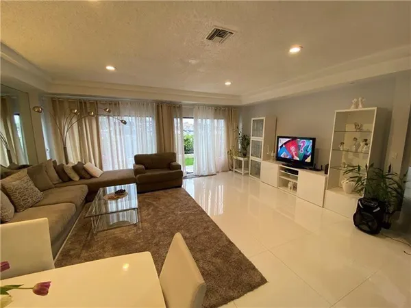$5,000 | 21135 Helmsman Drive, Unit O12, Miami, FL 33180