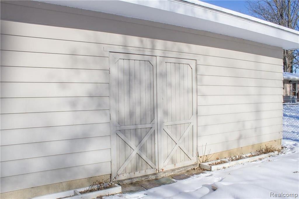 5501 Corunna Road Flint, MI 48532 - Photo 20 of 78