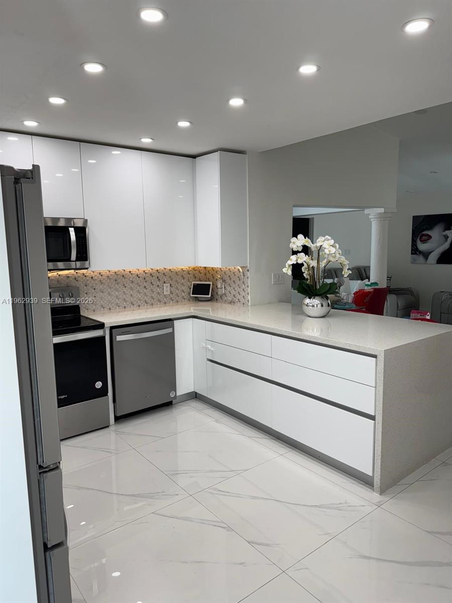 19234 Southwest 121st Court Miami, FL 33177 - Photo 18 of 41