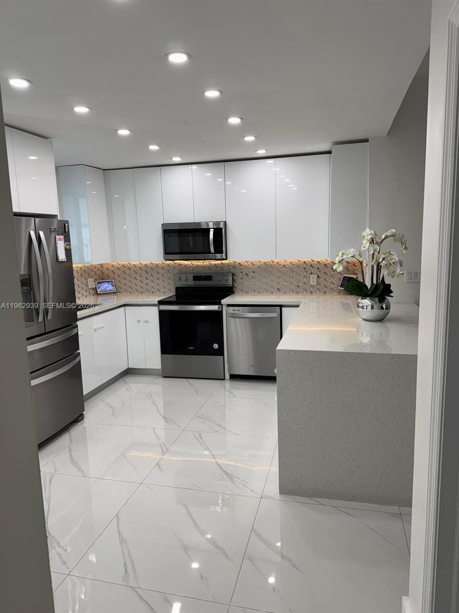 19234 Southwest 121st Court Miami, FL 33177 - Photo 22 of 41