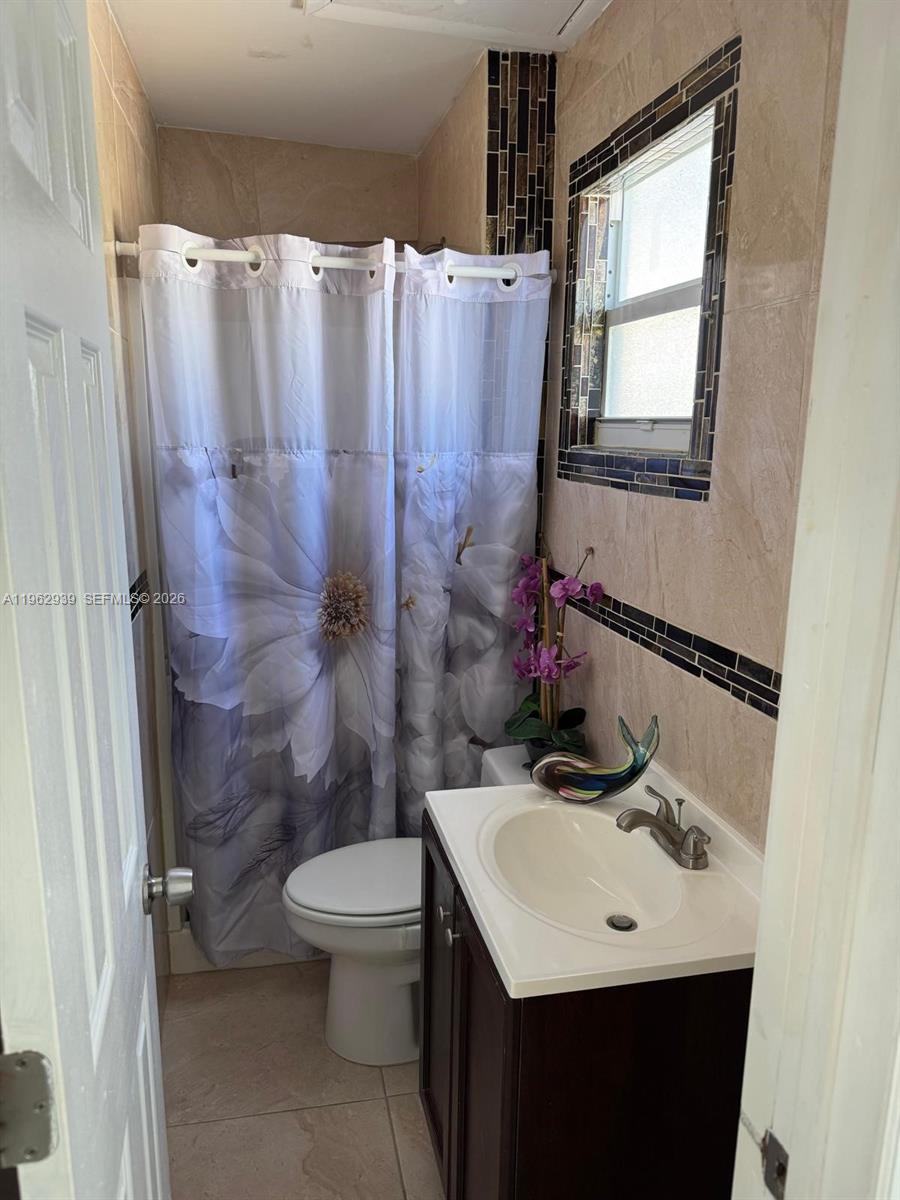 19234 Southwest 121st Court Miami, FL 33177 - Photo 6 of 41