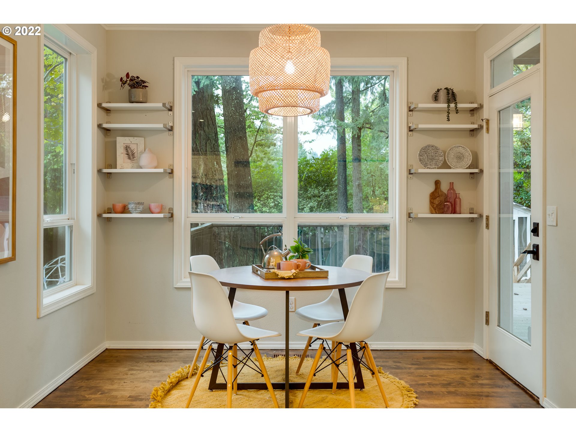 4227 South Pendleton Street Portland, OR 97221 - Photo 13 of 32 Breakfast Area