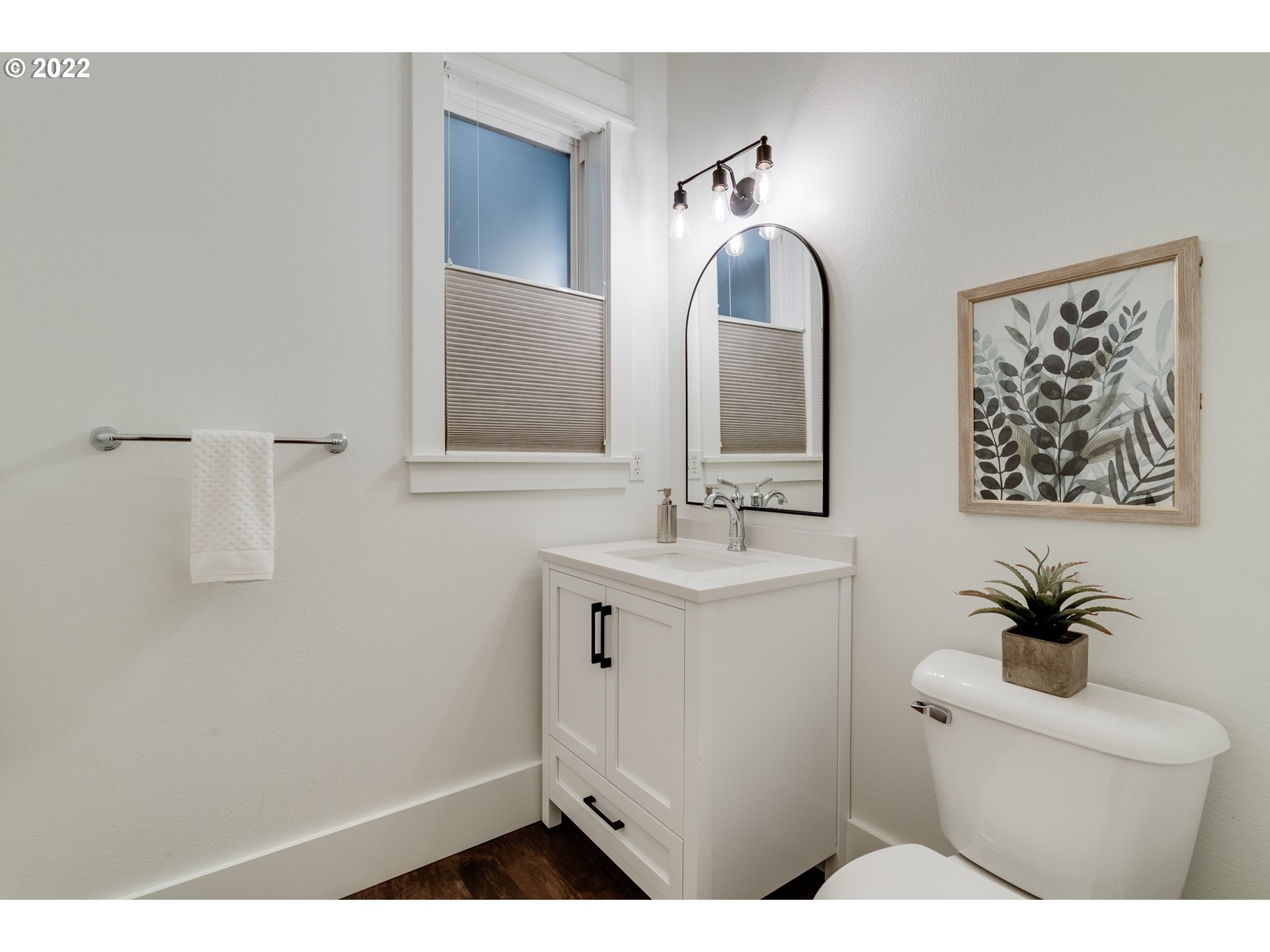 4227 South Pendleton Street Portland, OR 97221 - Photo 18 of 32 Bathroom