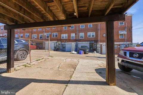 $265,000 | 161 East Fariston Drive, Philadelphia, PA 19120