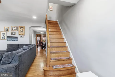 $265,000 | 161 East Fariston Drive, Philadelphia, PA 19120