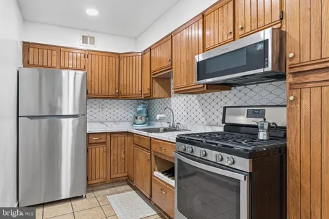 $265,000 | 161 East Fariston Drive, Philadelphia, PA 19120