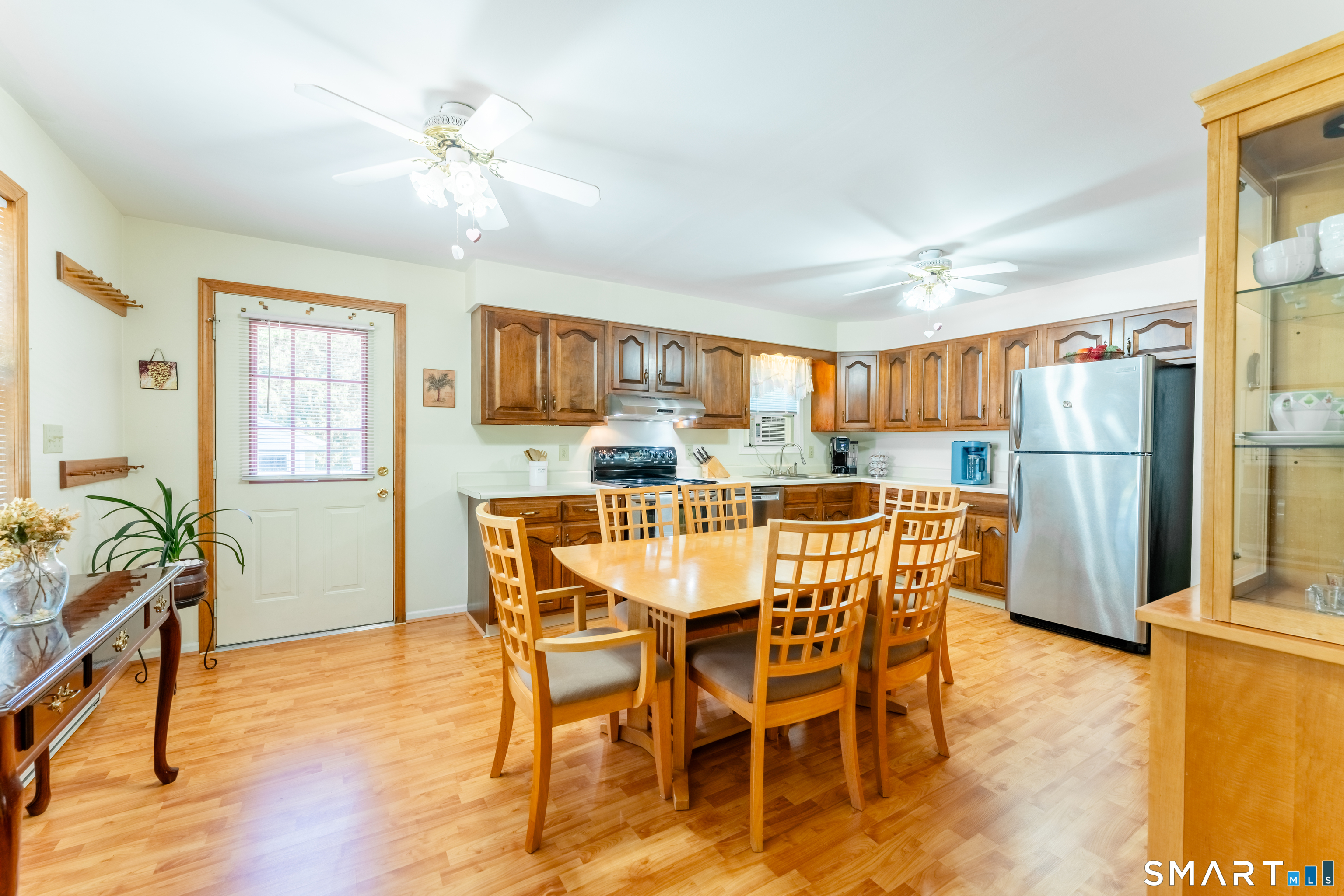476 Noank Ledyard Road Groton, CT 06355 - Photo 11 of 37