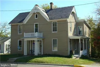 $1,350 | 323 South Church Street, Woodstock, VA 22664