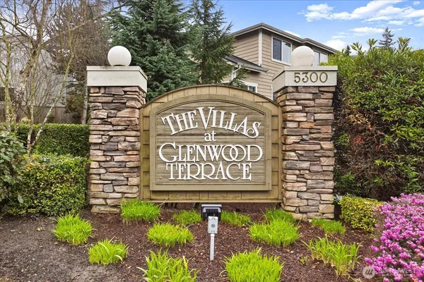 $534,950 | 5300 Glenwood Avenue, Unit U2, Everett, WA 98203