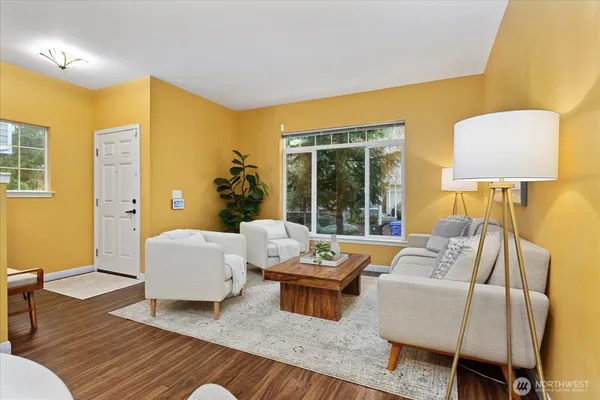 $534,950 | 5300 Glenwood Avenue, Unit U2, Everett, WA 98203