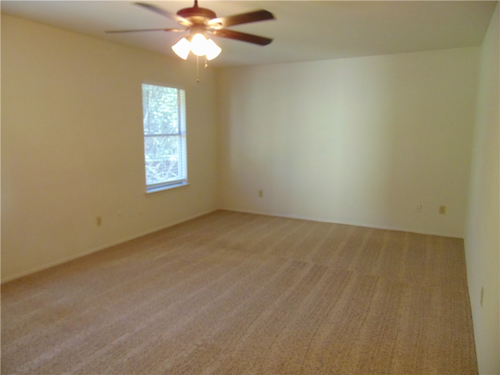 9213 Independence Loop Austin, TX 78748 - Photo 16 of 20