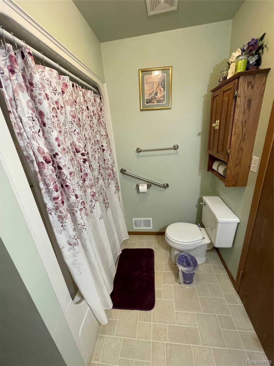 9154 West Frances Road Flushing, MI 48433 - Photo 22 of 39 IMG_4578.JPG