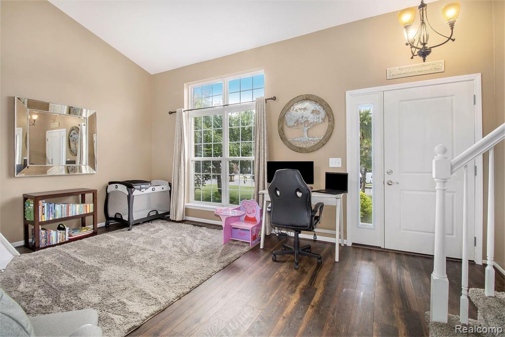 54 Eagle Ridge Road Lake Orion, MI 48360 - Photo 4 of 33
