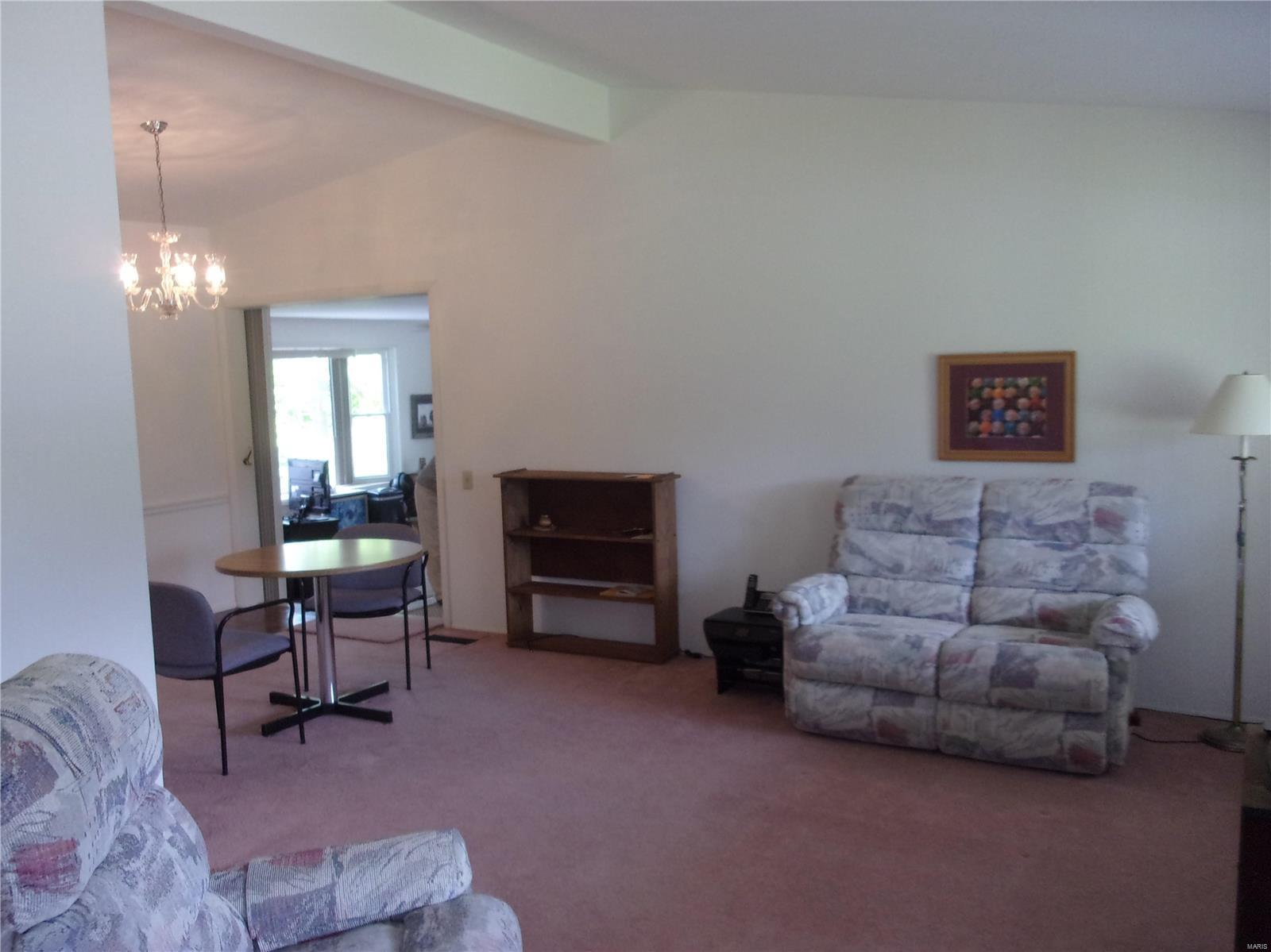 3045 Parker Road Florissant, MO 63033 - Photo 2 of 17 Gallery Image 2