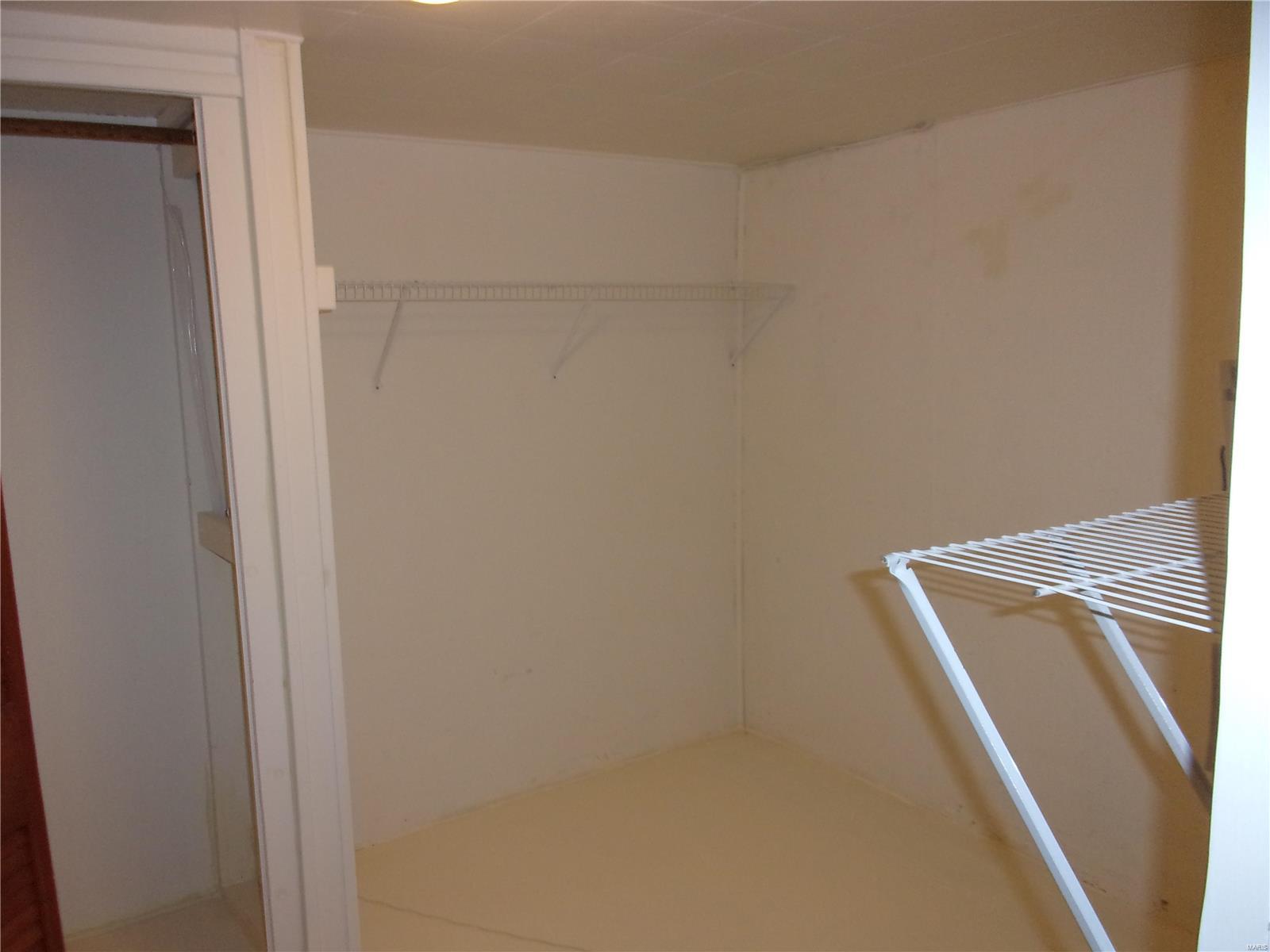 3045 Parker Road Florissant, MO 63033 - Photo 13 of 17 Gallery Image 13