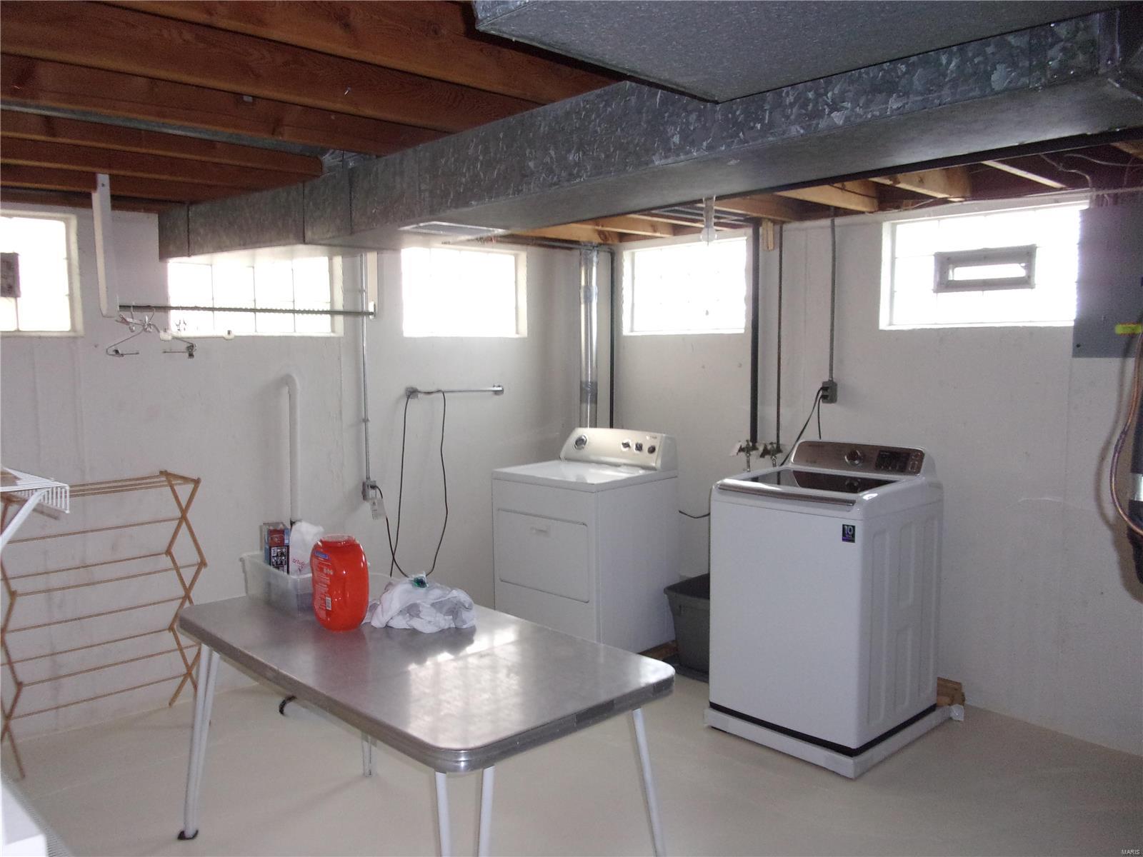 3045 Parker Road Florissant, MO 63033 - Photo 14 of 17 Gallery Image 14