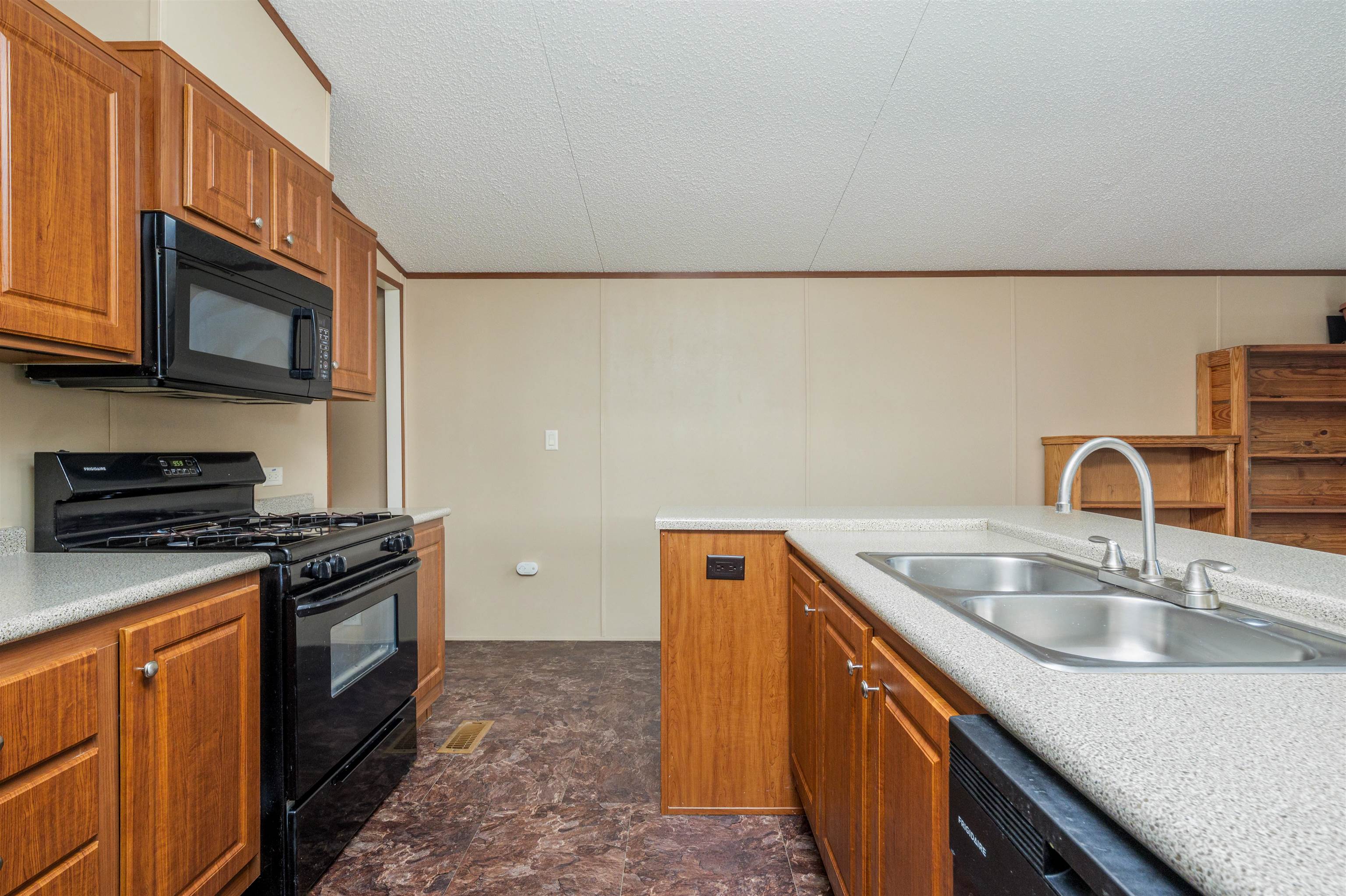 3251 E Road, Unit 63 Clifton, CO 81520 - Photo 4 of 13 Gallery Image 4
