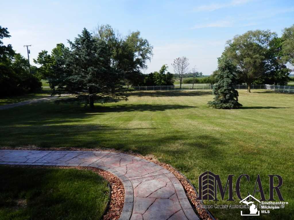 10933 North Custer Road Monroe, MI 48162 - Photo 3 of 31