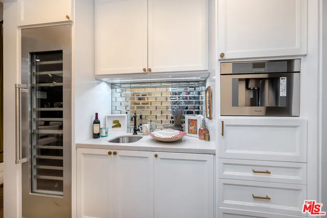 $5,000,000 | 320 North Alta Vista Boulevard, Los Angeles, CA 90036