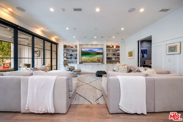 $5,000,000 | 320 North Alta Vista Boulevard, Los Angeles, CA 90036