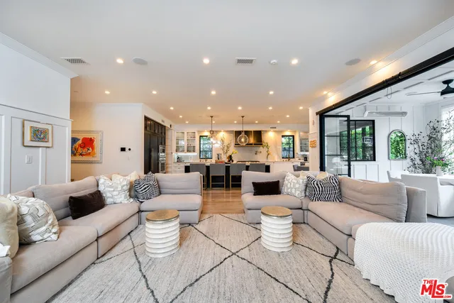 $5,000,000 | 320 North Alta Vista Boulevard, Los Angeles, CA 90036