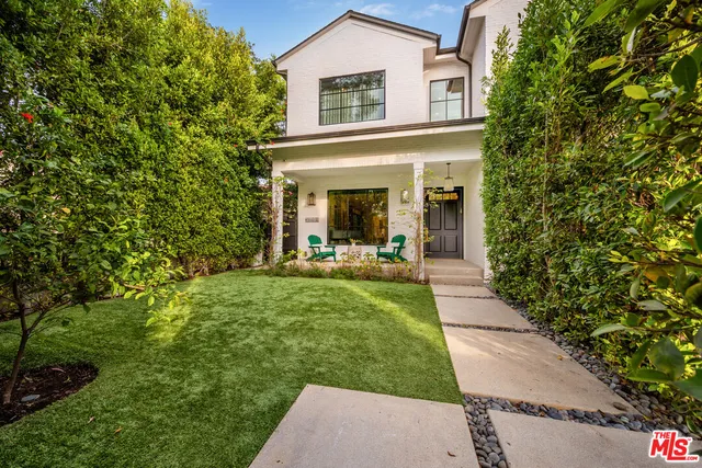 $5,000,000 | 320 North Alta Vista Boulevard, Los Angeles, CA 90036