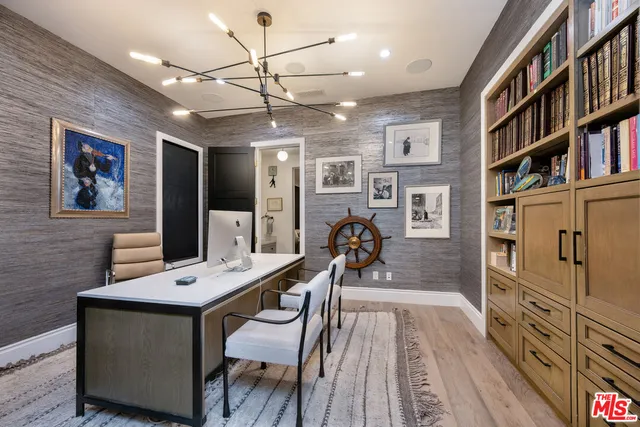 $5,000,000 | 320 North Alta Vista Boulevard, Los Angeles, CA 90036