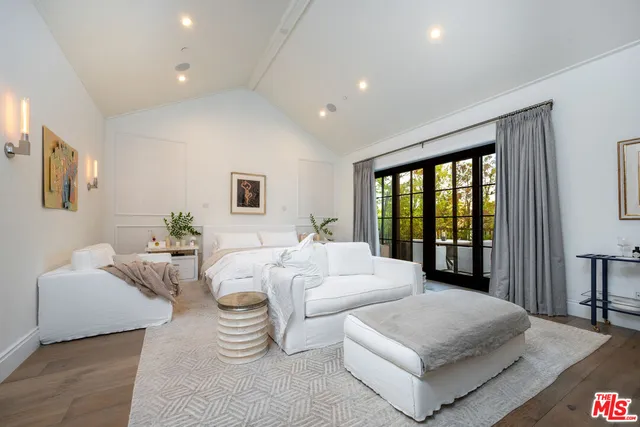 $5,000,000 | 320 North Alta Vista Boulevard, Los Angeles, CA 90036