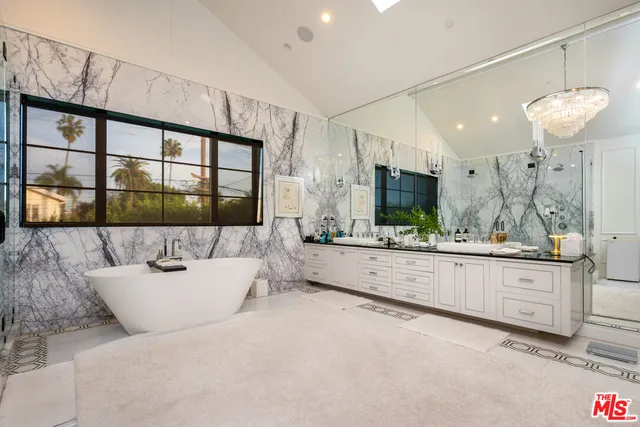 $5,000,000 | 320 North Alta Vista Boulevard, Los Angeles, CA 90036