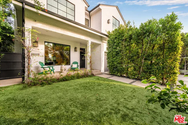 $5,000,000 | 320 North Alta Vista Boulevard, Los Angeles, CA 90036