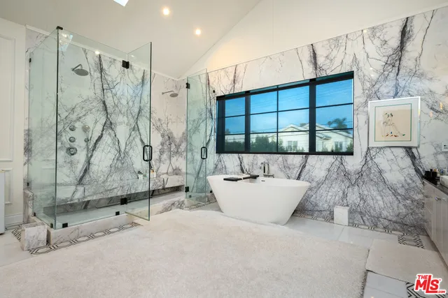 $5,000,000 | 320 North Alta Vista Boulevard, Los Angeles, CA 90036