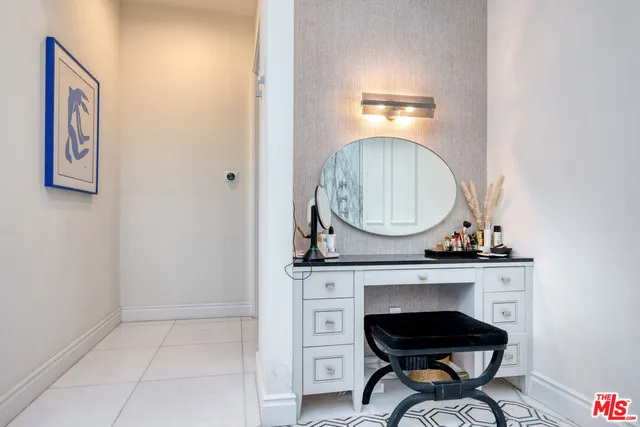 $5,000,000 | 320 North Alta Vista Boulevard, Los Angeles, CA 90036