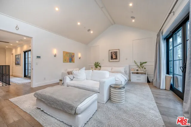 $5,000,000 | 320 North Alta Vista Boulevard, Los Angeles, CA 90036