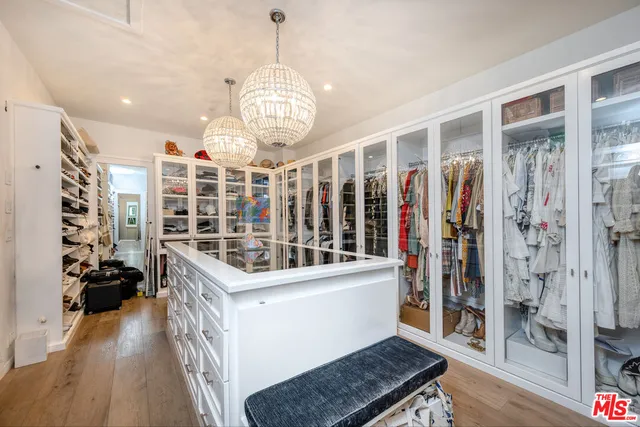 $5,000,000 | 320 North Alta Vista Boulevard, Los Angeles, CA 90036