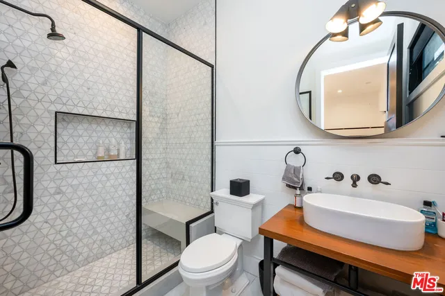 $5,000,000 | 320 North Alta Vista Boulevard, Los Angeles, CA 90036