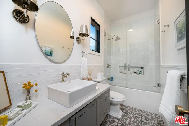 $5,000,000 | 320 North Alta Vista Boulevard, Los Angeles, CA 90036