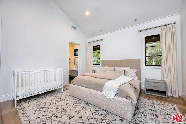 $5,000,000 | 320 North Alta Vista Boulevard, Los Angeles, CA 90036