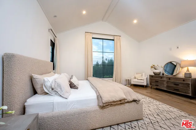 $5,000,000 | 320 North Alta Vista Boulevard, Los Angeles, CA 90036